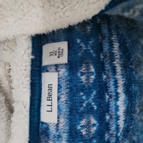 L.L. Bean Blue and White Patterned Womens Heavy Fleece Jacket - Picture 2 of 3